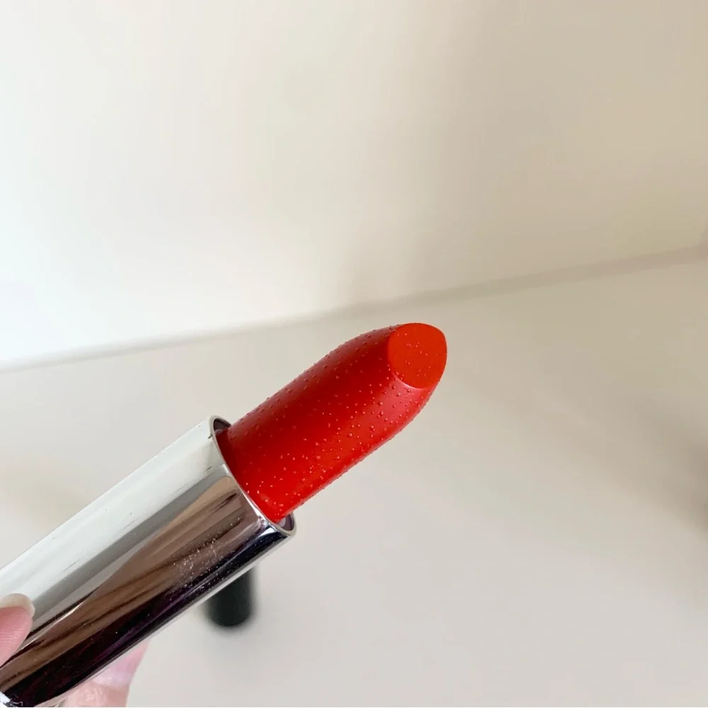 NWOT Elizabeth Arden red moisturizing lipstick